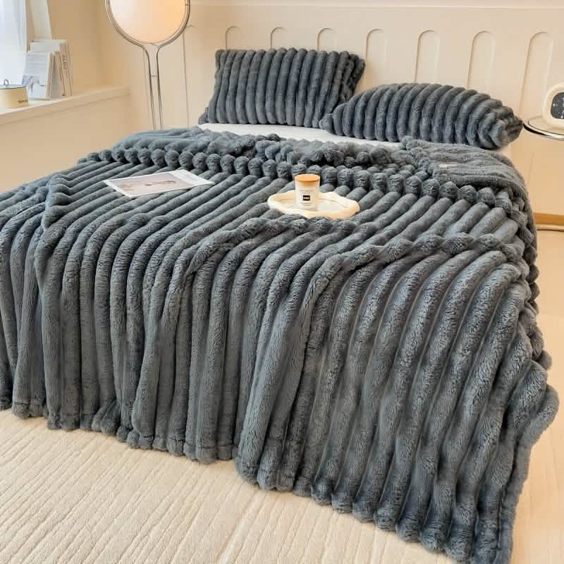 Ultra-Soft Double-Sided Fleece Blanket – Gray (All-Season) by DailySale