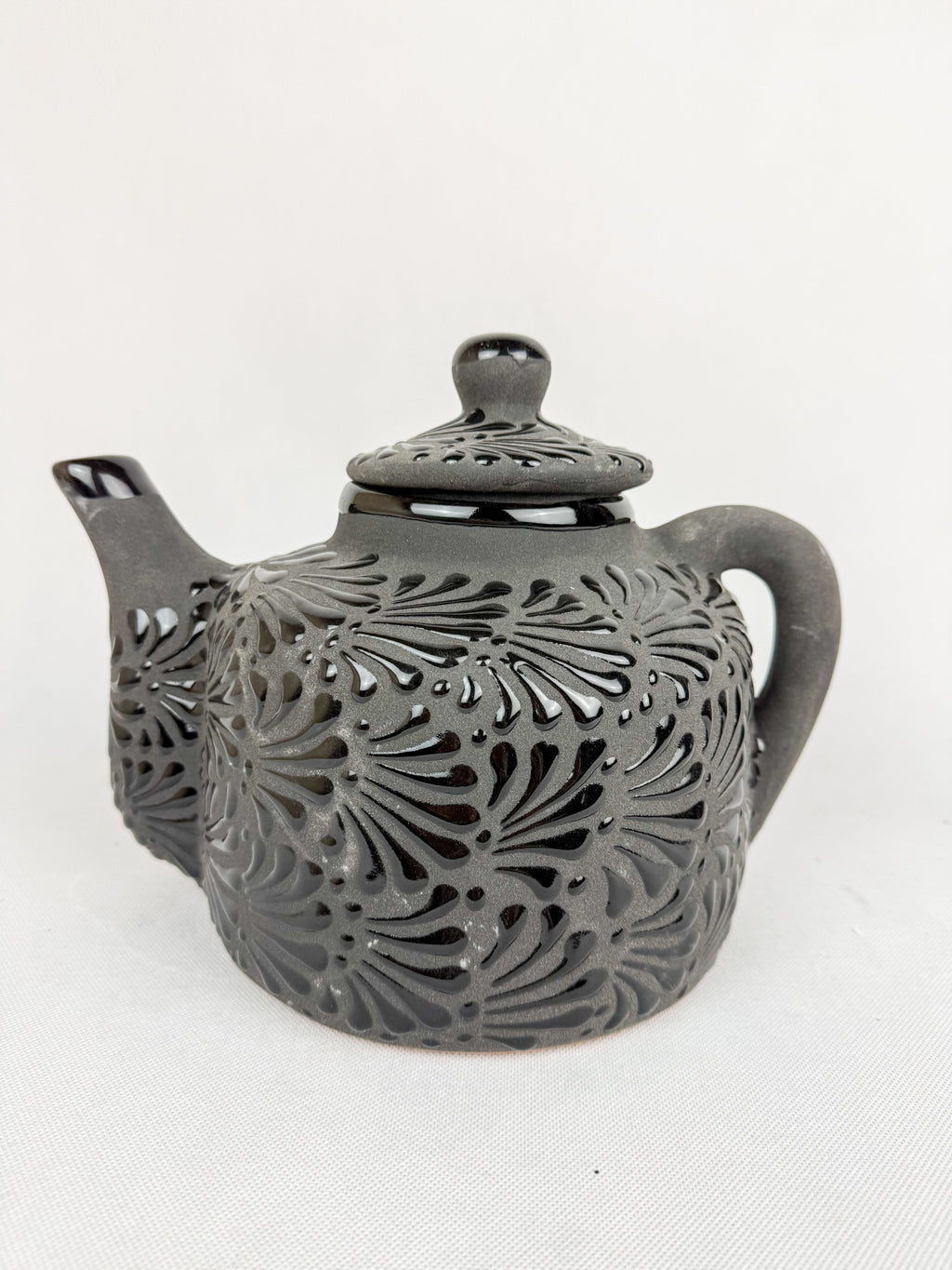 Mexican Talavera Style Tea Pot Coffee Pot Black- Tetera Barro Engobe by TheMexHub