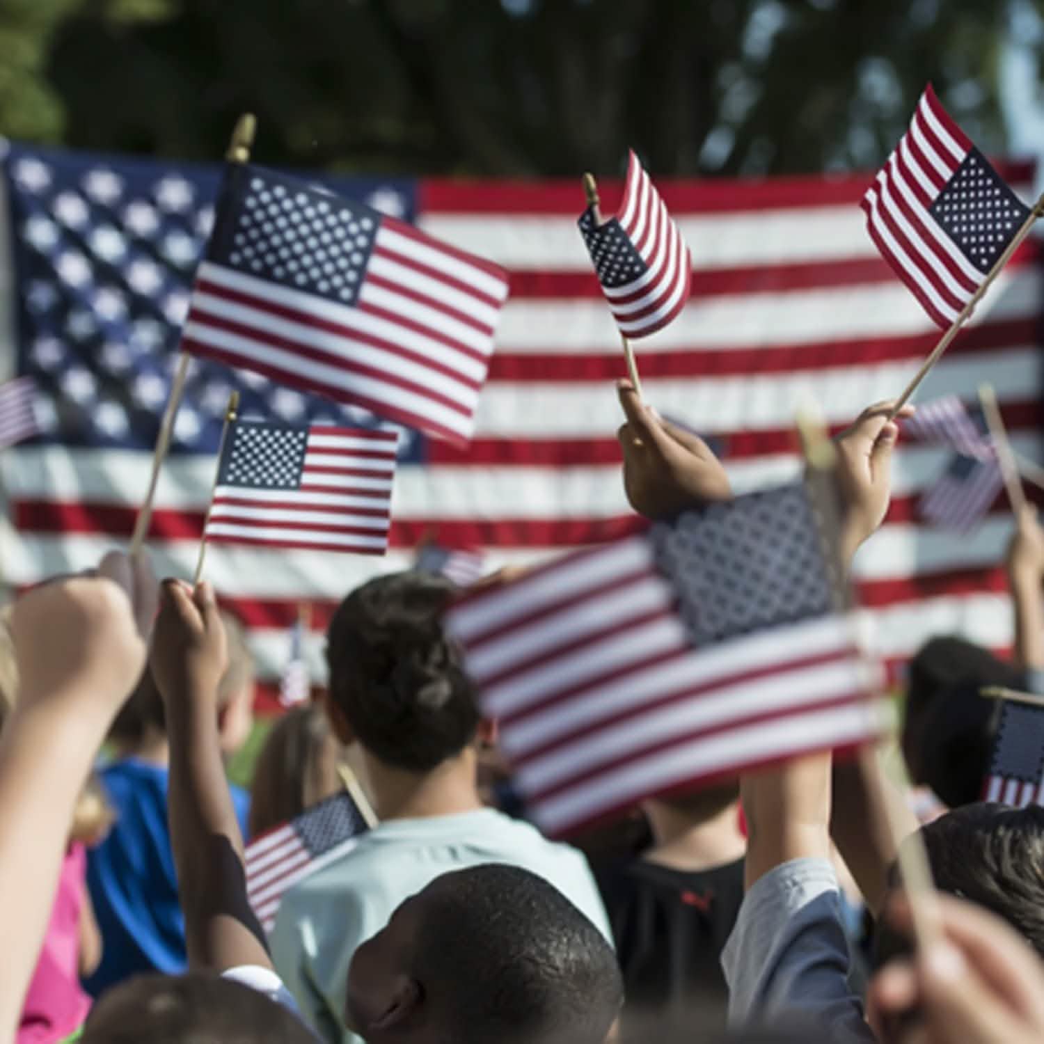 100-Pack: USA 4x6 in Wooden Stick Flag by DailySale
