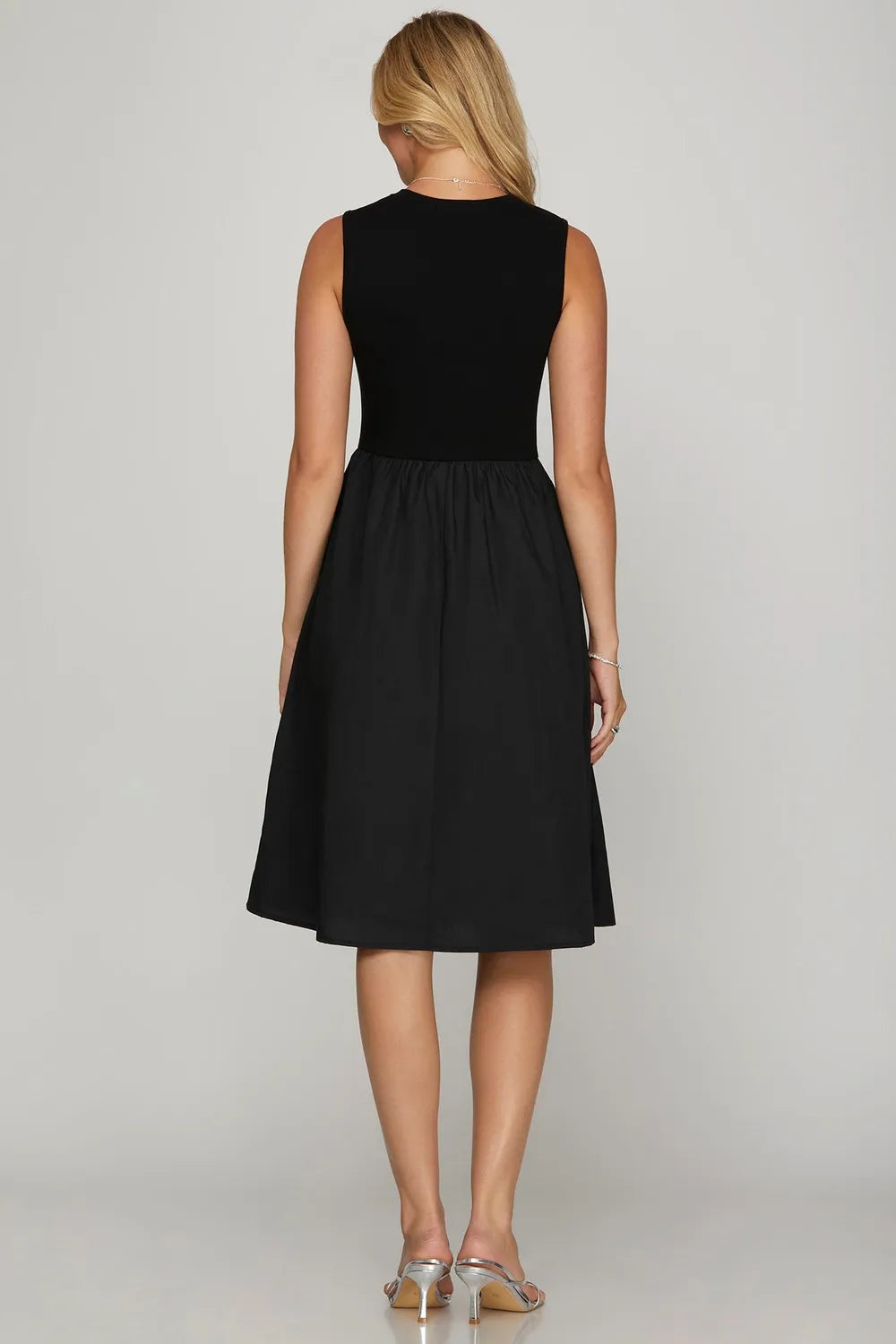 She + Sky Full Size Sleeveless Poplin Woven Midi Dress with Pockets Plus Size by Selvanelle
