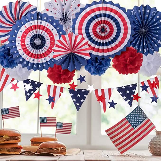 14-Piece: Patriotic Party Decorations Set by DailySale