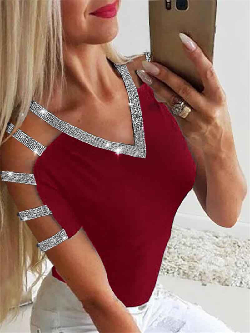 Women's short sleeve top with sequin decoration