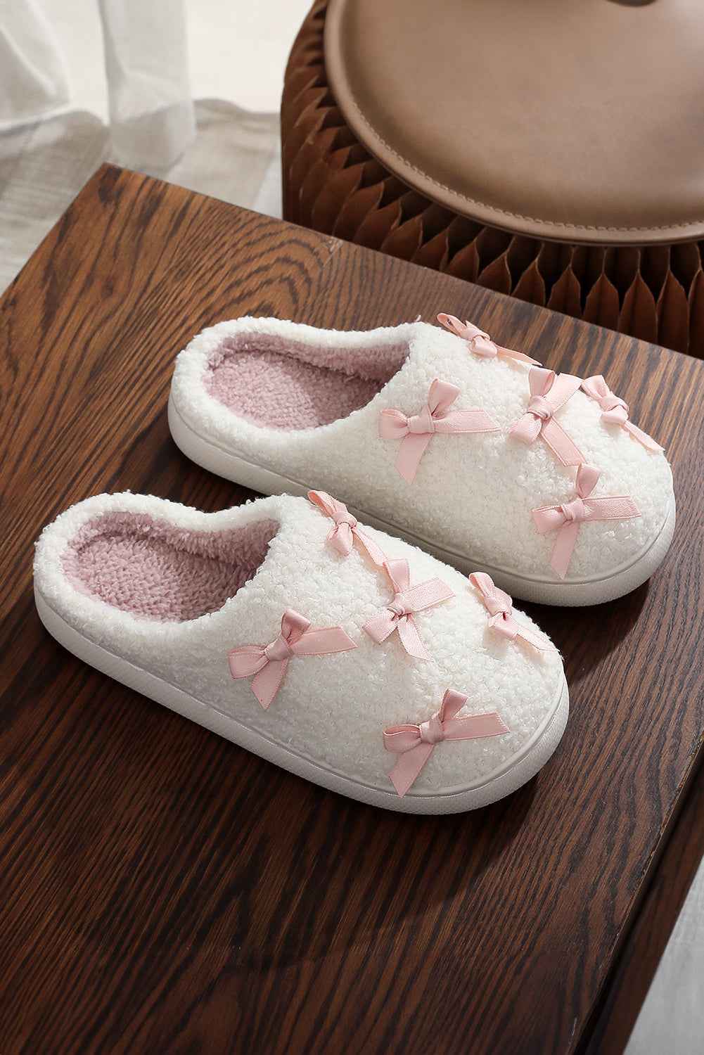 White Ribbed Bow Decor Plush House Slipper