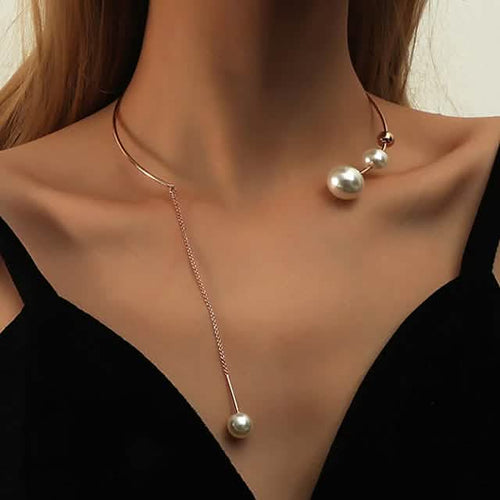 2-Piece: Women's Chic Geometric Necklace by DailySale