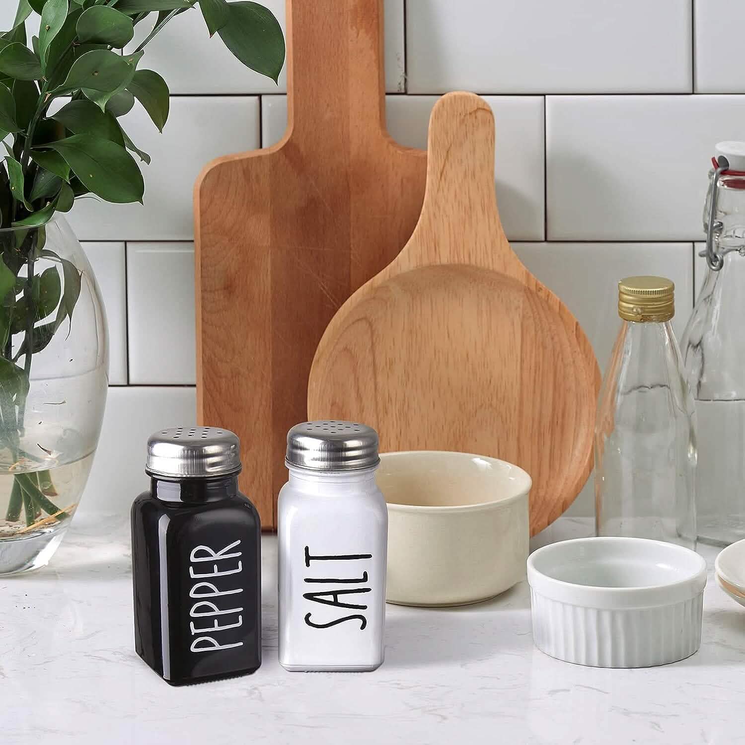 2-Pieces Set: Salt and Pepper Shakers Set by DailySale