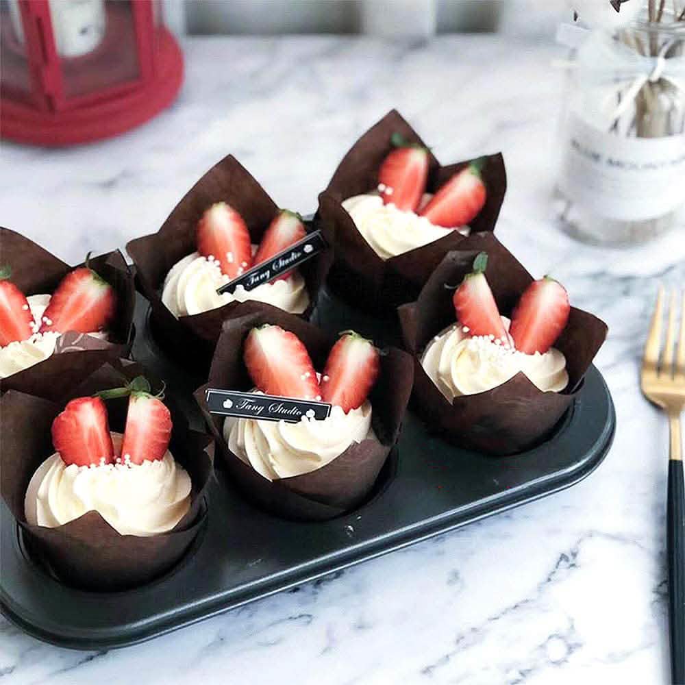 200-Piece:Tulip Cupcake Baking Cups by DailySale