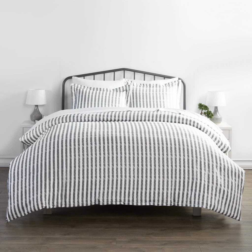 3-Piece Set: Rugged Stripes Patterned Duvet Cover by DailySale
