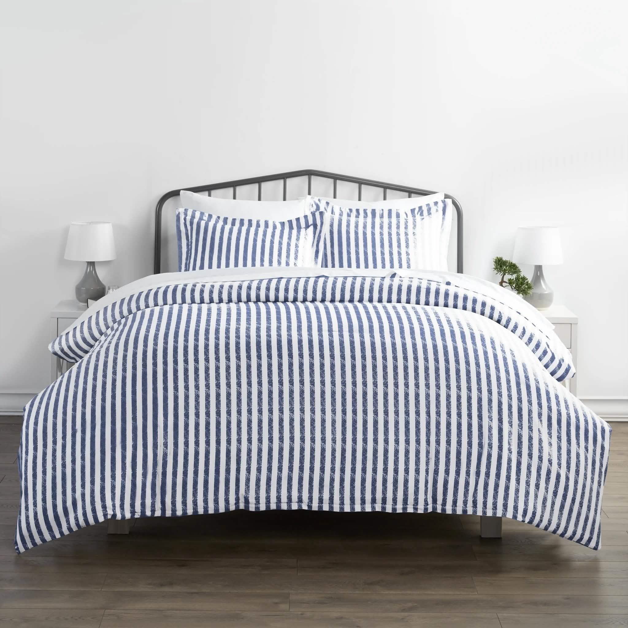 3-Piece Set: Rugged Stripes Patterned Duvet Cover by DailySale