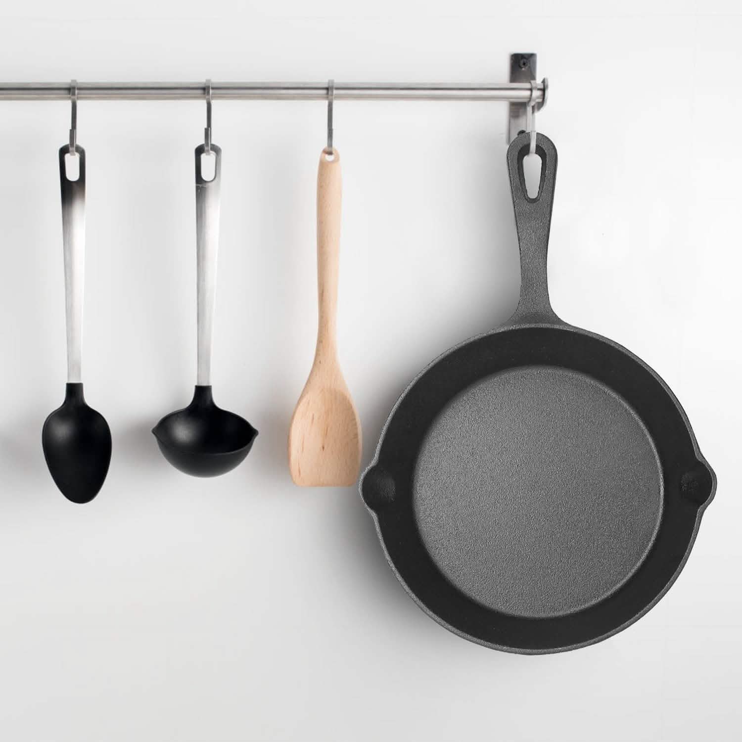 3-Pieces: Pre-Seasoned Cast Iron Skillet by DailySale