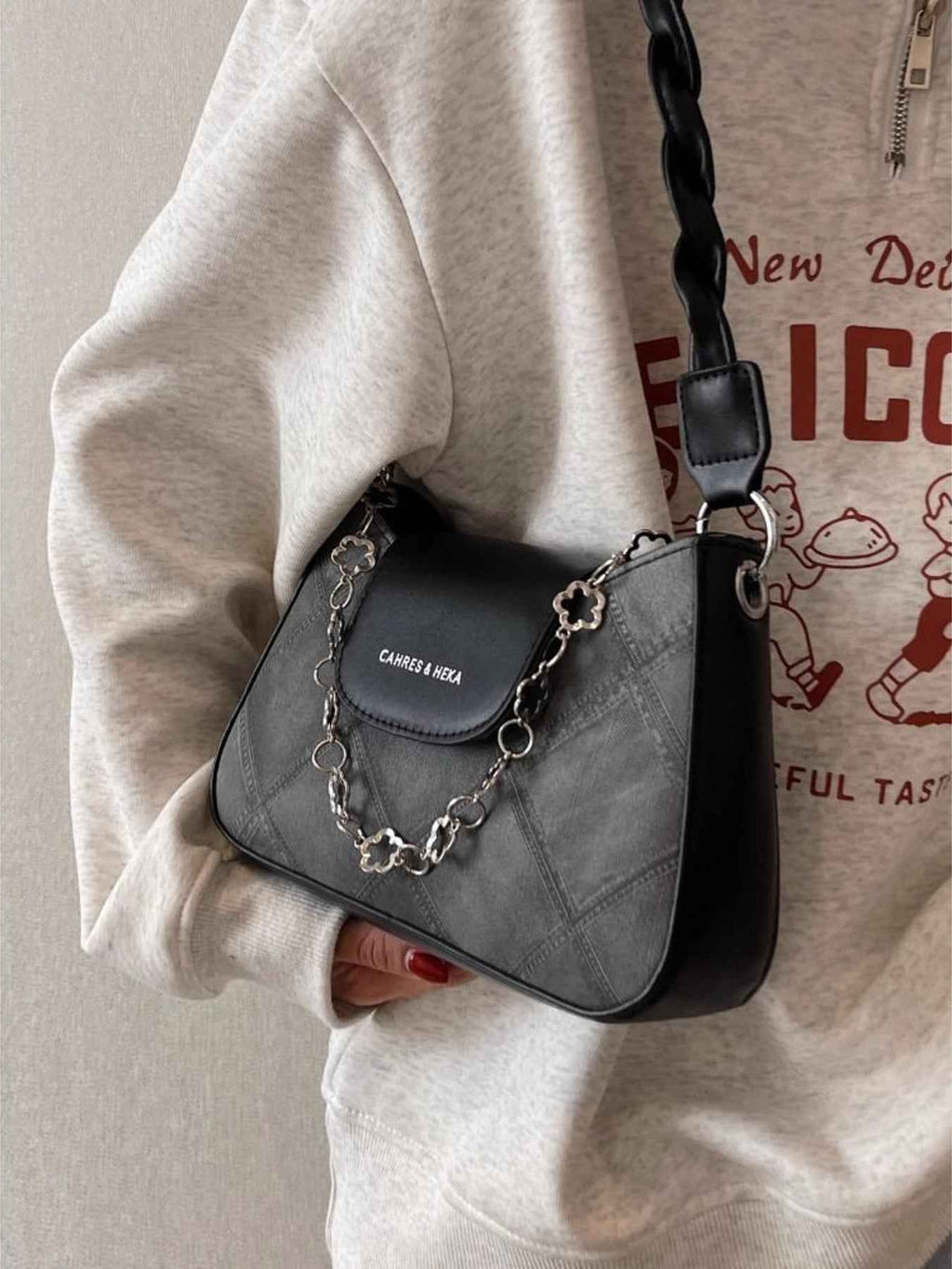 Chain Decor Leather Shoulder Bag