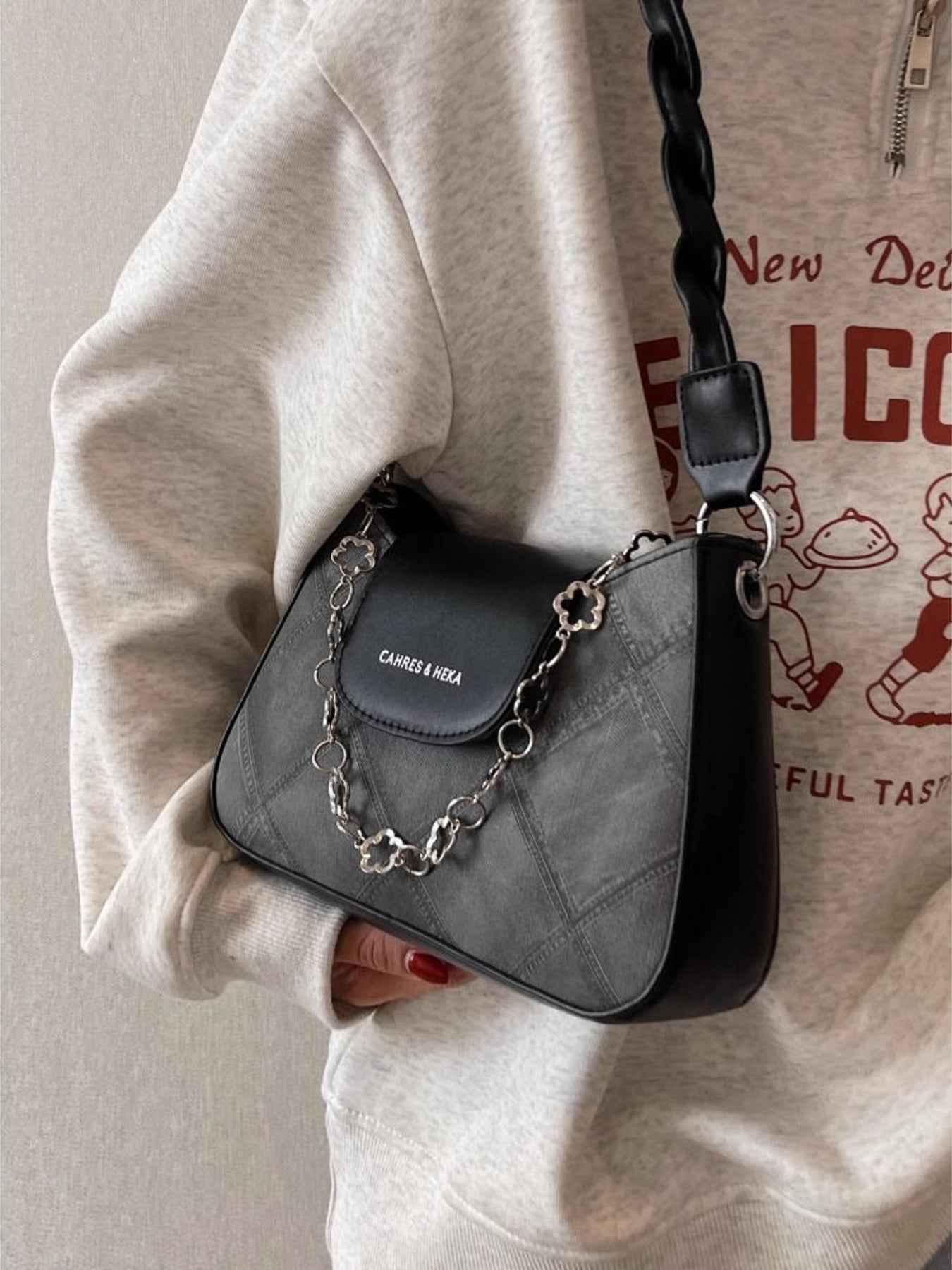 Chain Decor Leather Shoulder Bag