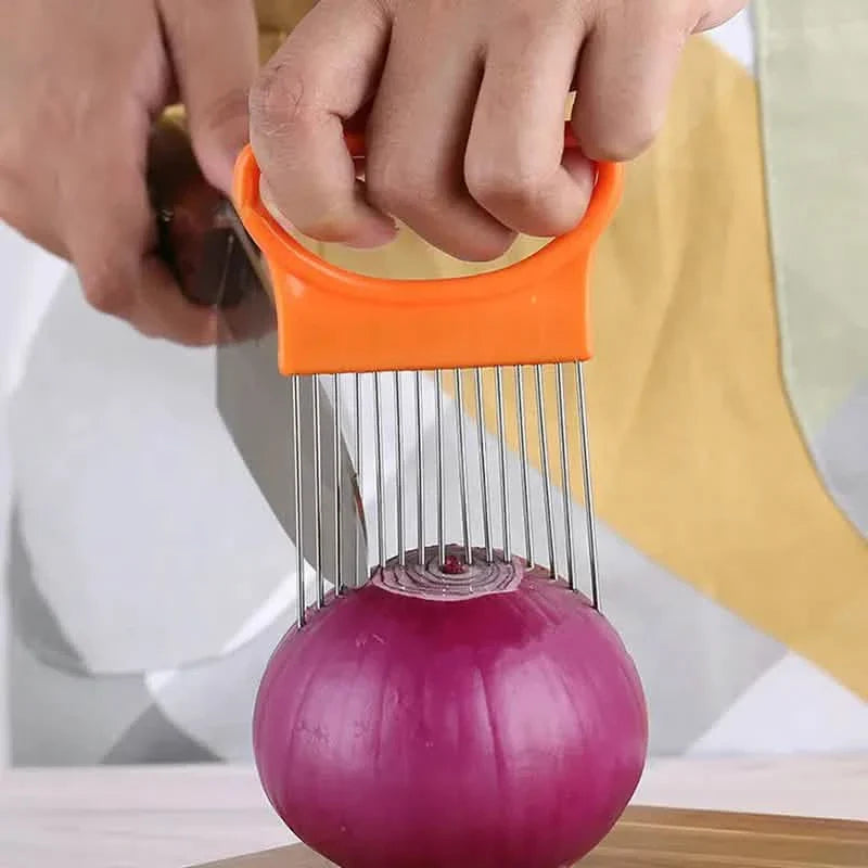 4-Pieces: All-In-One Onion Holder Slicer Set by DailySale