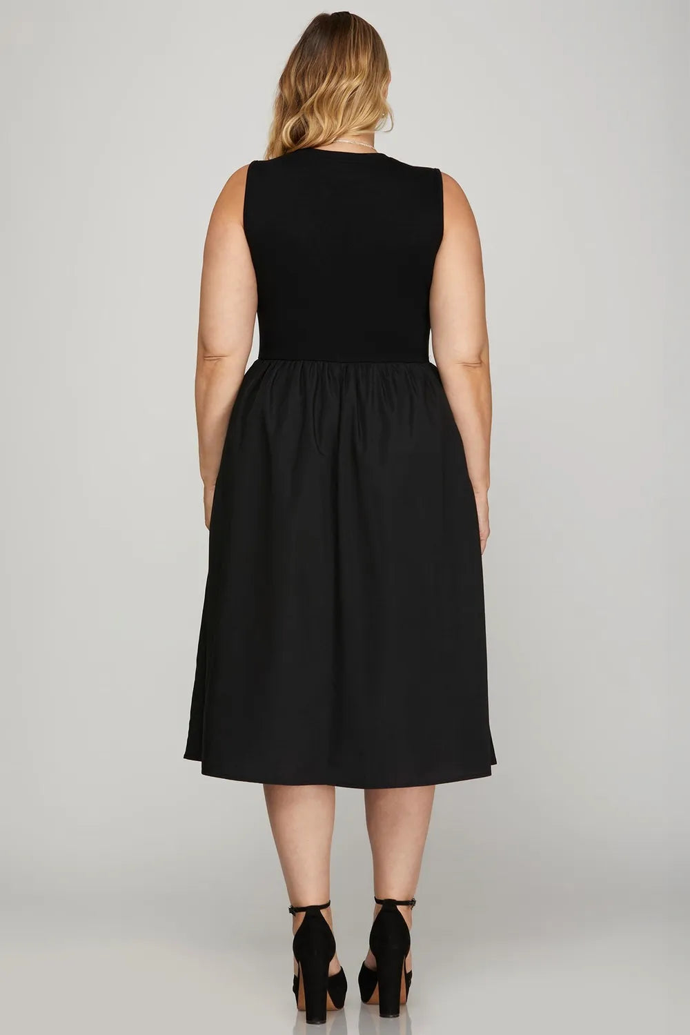She + Sky Full Size Sleeveless Poplin Woven Midi Dress with Pockets Plus Size by Selvanelle