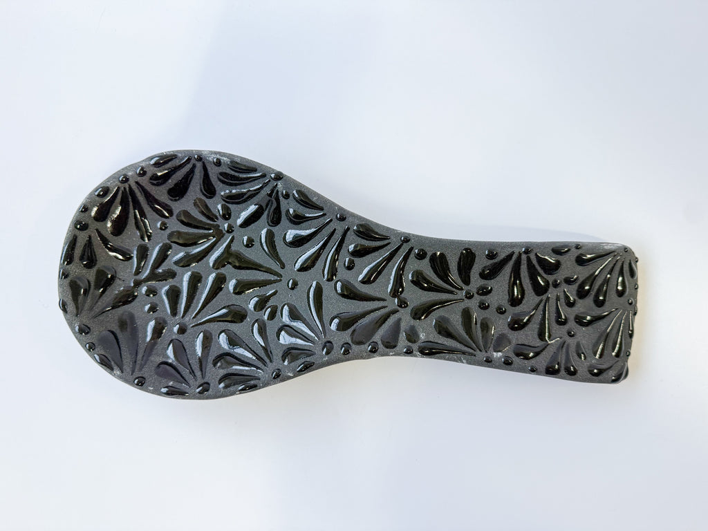 Mexican Black Talavera Style Spoon Rest Engobe - Porta Cuchara Engobe by TheMexHub
