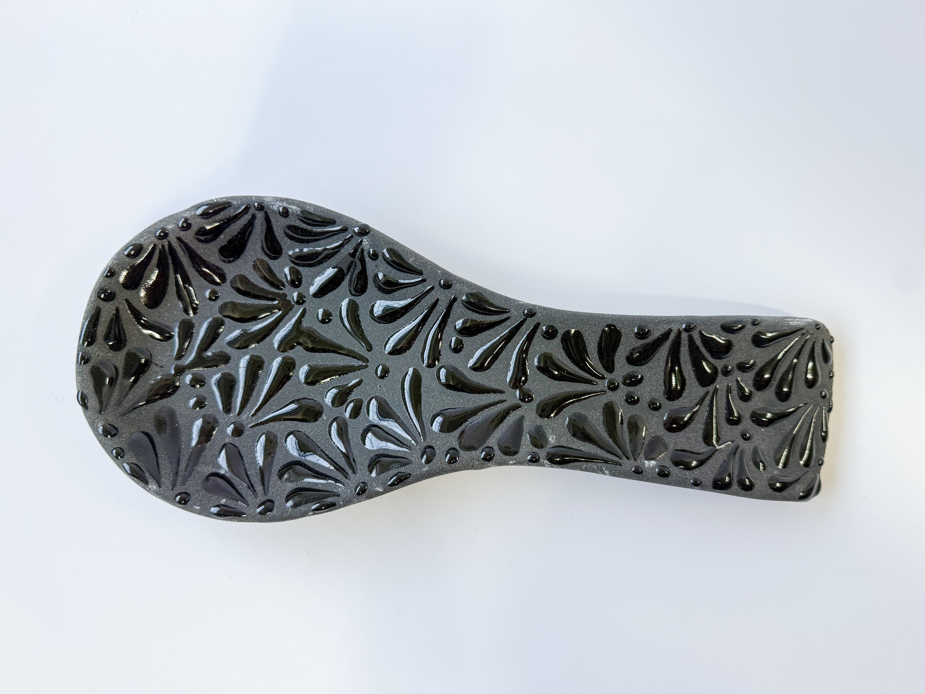 Mexican Black Talavera Style Spoon Rest Engobe - Porta Cuchara Engobe by TheMexHub