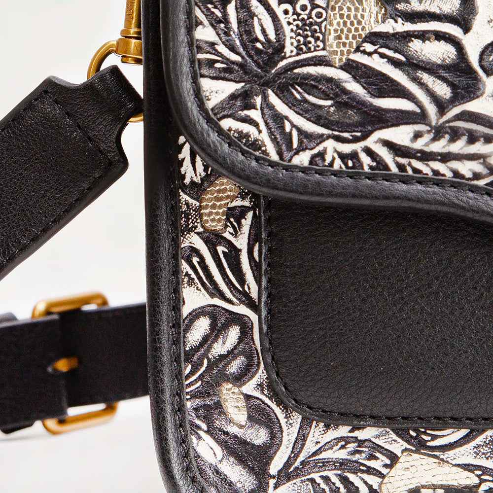 Loyal West Shell Medium Purse