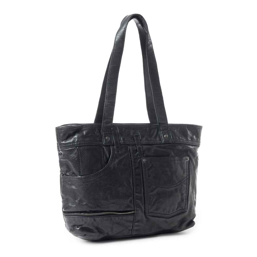 Lapiera Mountain Shoulder Bag In Black