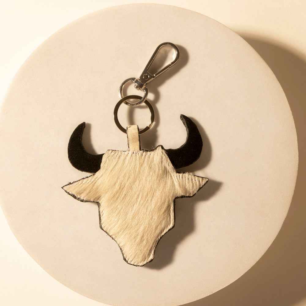 Myra Amarillo Skull Keychain in Prairie Bone Mix