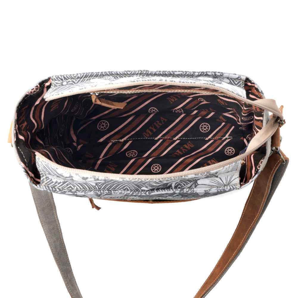Myra Carefree Days vintage shoulder bag for Women in sage with leather details