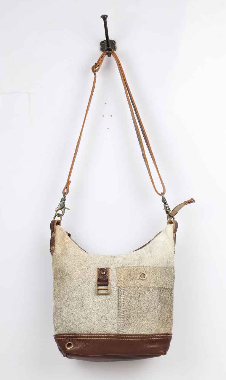 Dim Shoulder Bag