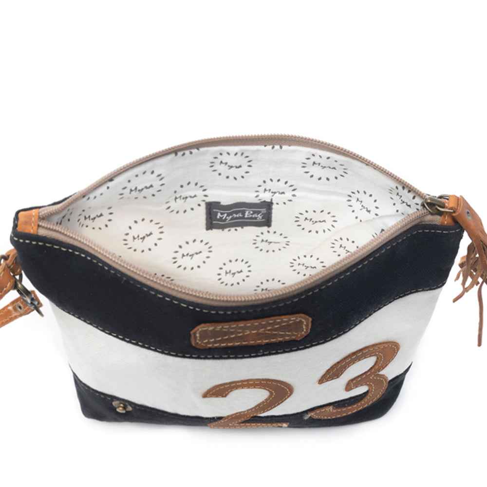 23 Skidoo Pouch