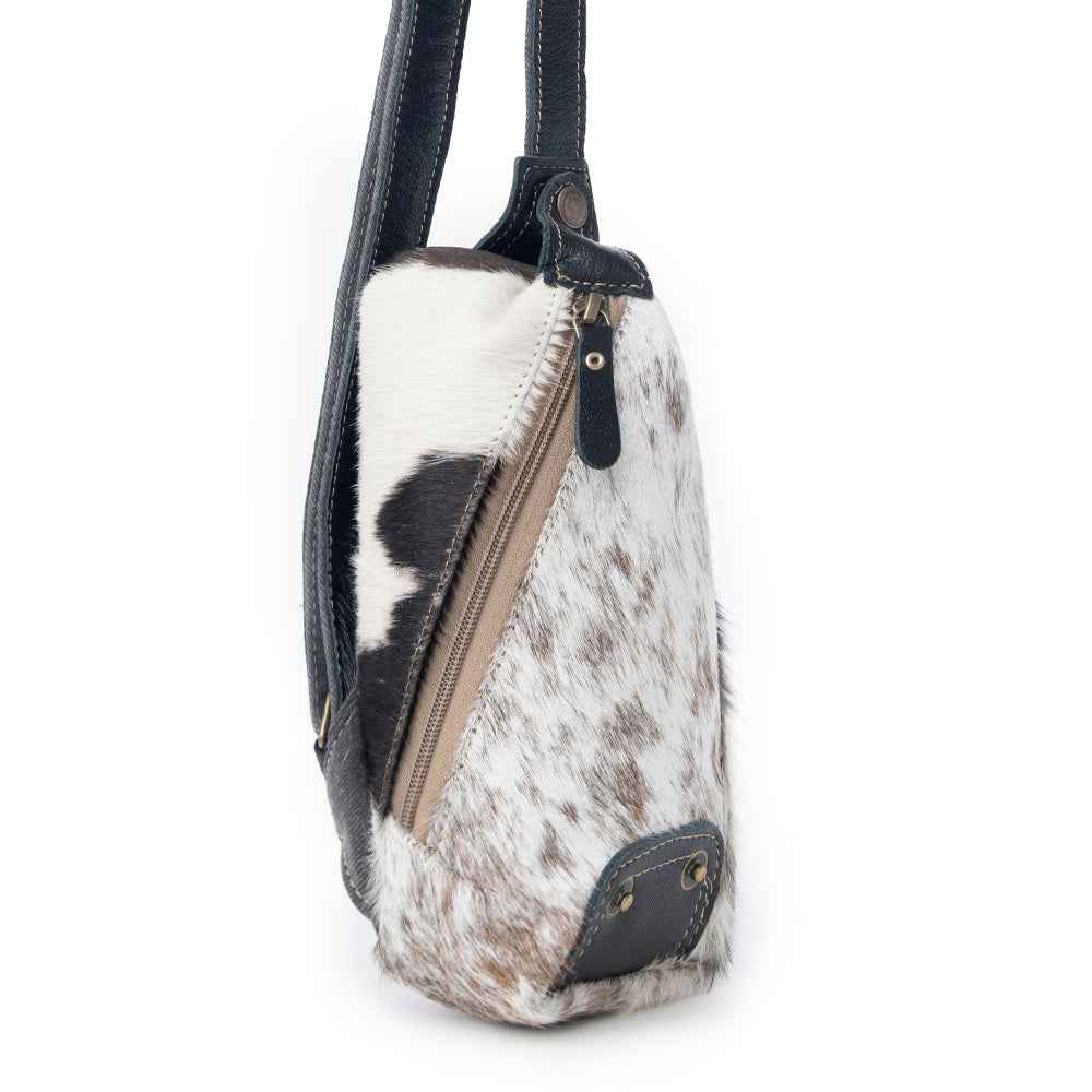 Robnette Ranch Fanny-Pack Bag in Dark & White