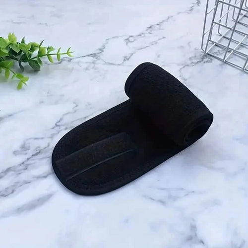 Adjustable Women's Headband - Soft, Non-Slip, Ideal for Makeup, Face Washing, Yoga, and Running by DailySale