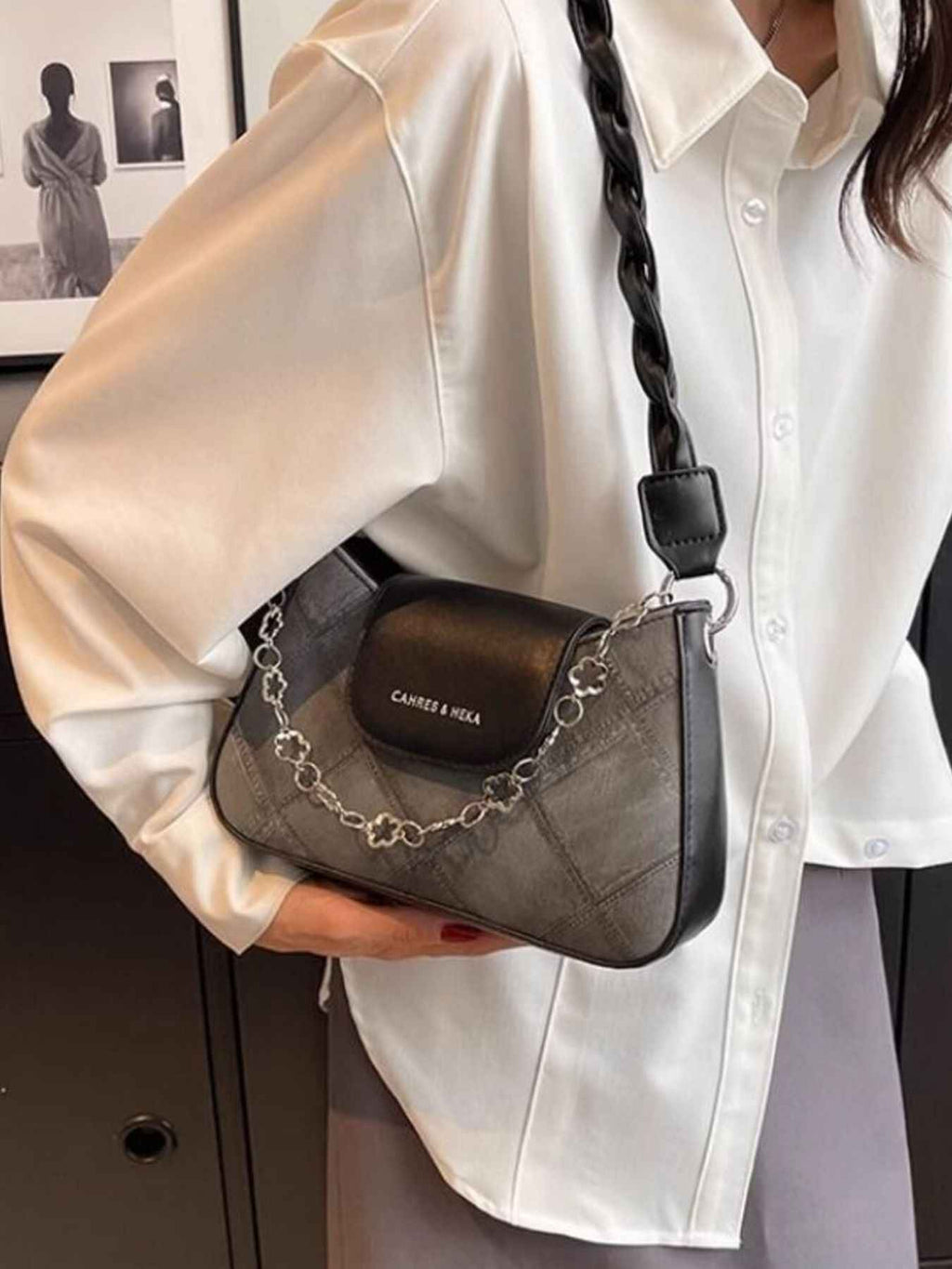 Chain Decor Leather Shoulder Bag