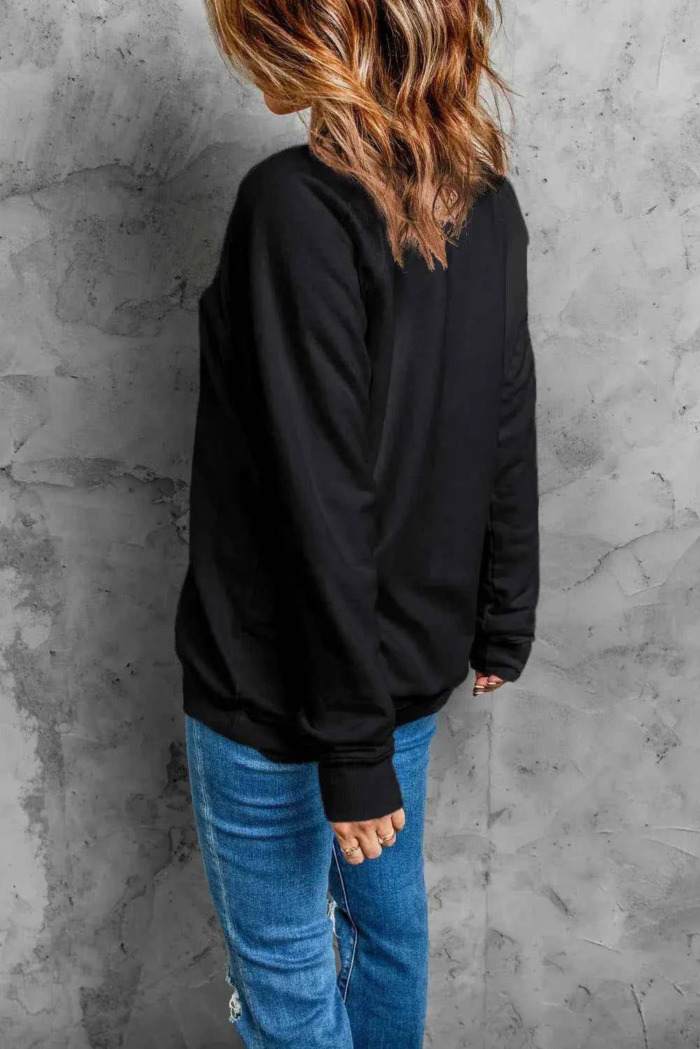 Ghost Round Neck Long Sleeve Halloween Graphic Sweatshirt