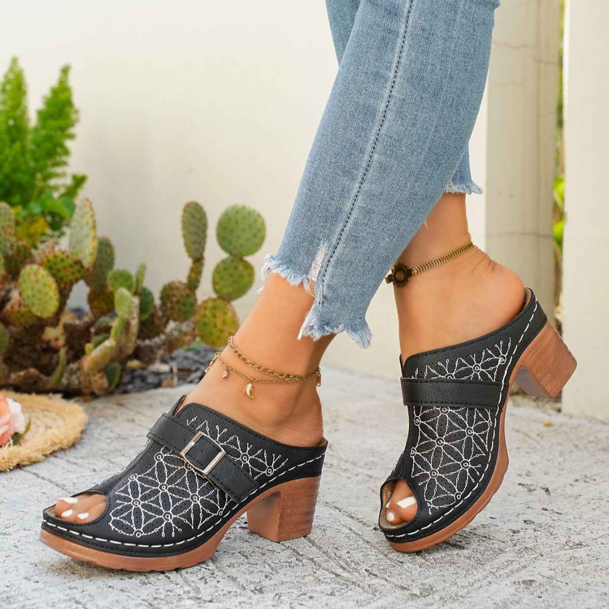 Buckle Decor Block Heel Sandals