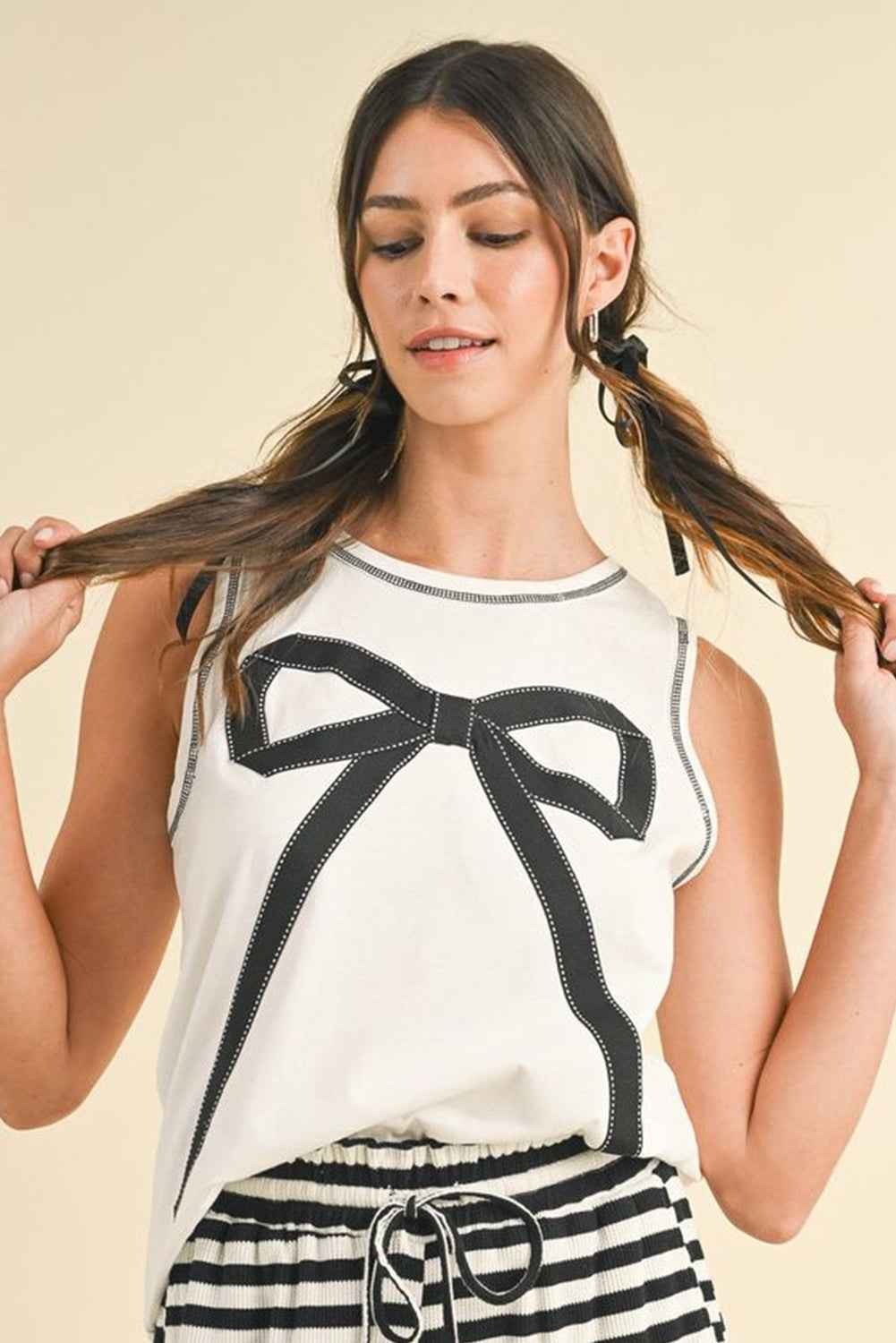 White Sweet Bow Stitching Trim Sleeveless Top
