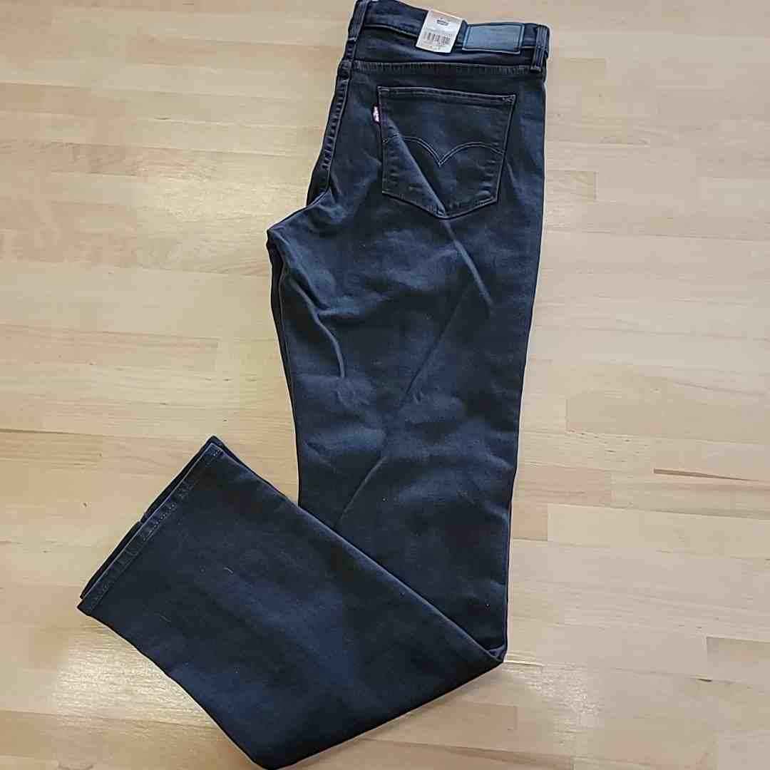 Levi's Size 32x32 Black 314 Shaping Straight Jeans NWT
