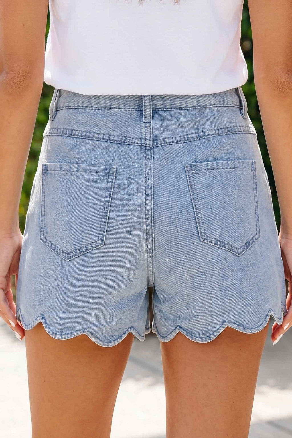 Myosotis Solid Color Scalloped Trim Casual Denim Shorts