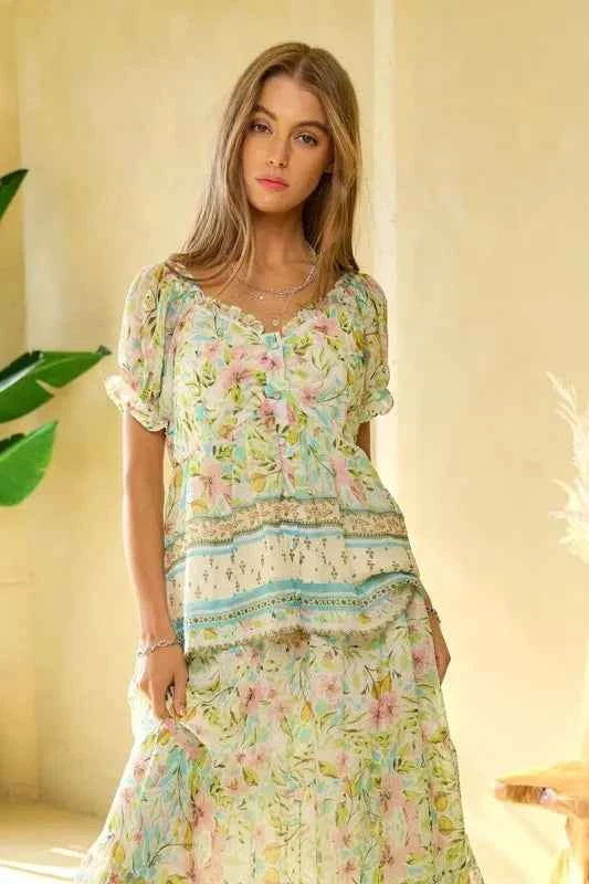 Davi & Dani Spring Floral Border Print Ruffled Textured Top
