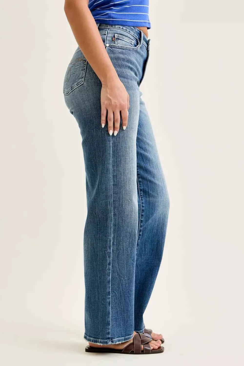 Judy Blue Mid Rise 90s Straight Jeans