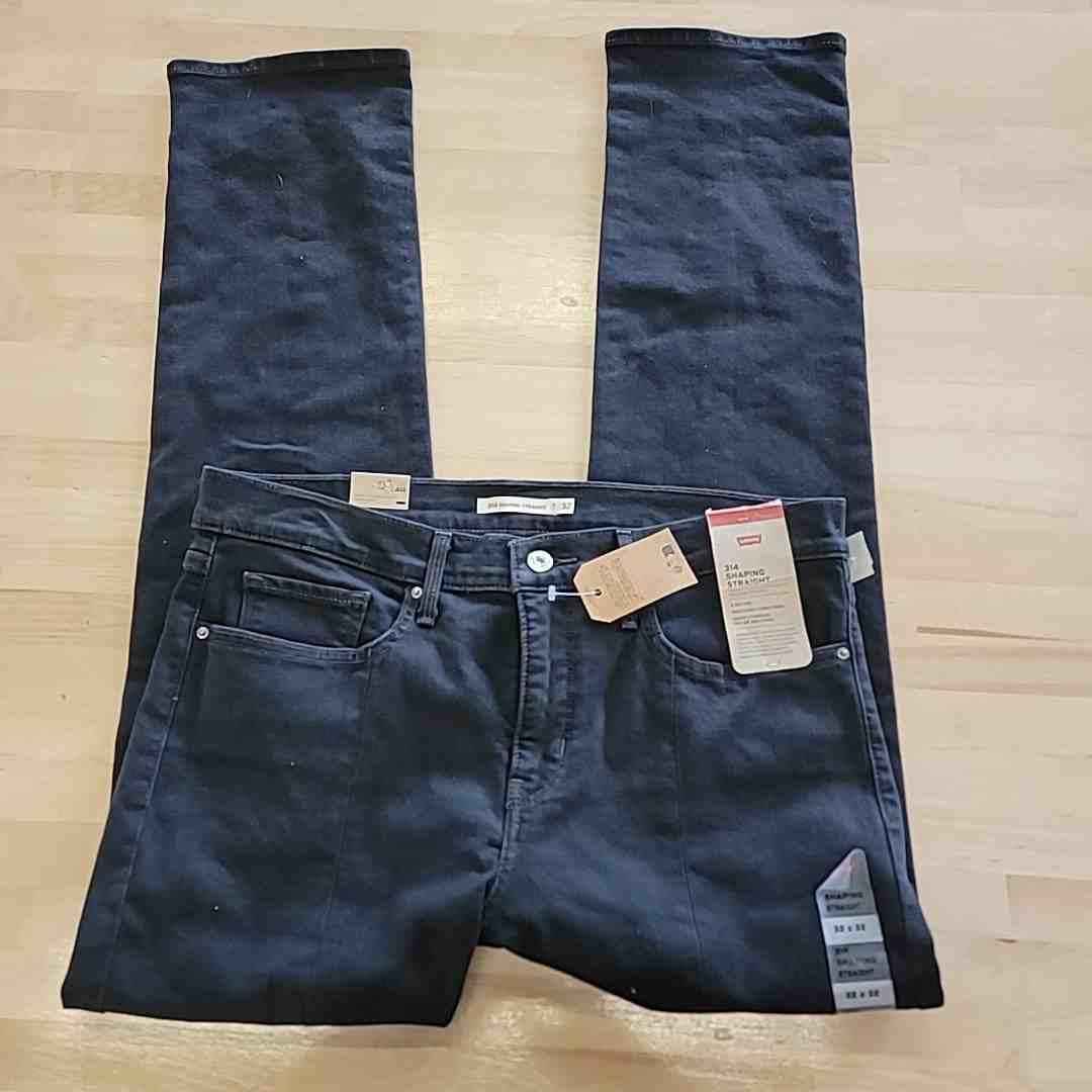 Levi's Size 32x32 Black 314 Shaping Straight Jeans NWT