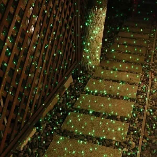 Hot Outdoor Indoor Waterproof Green & Red Laser Projector Light by DailySale