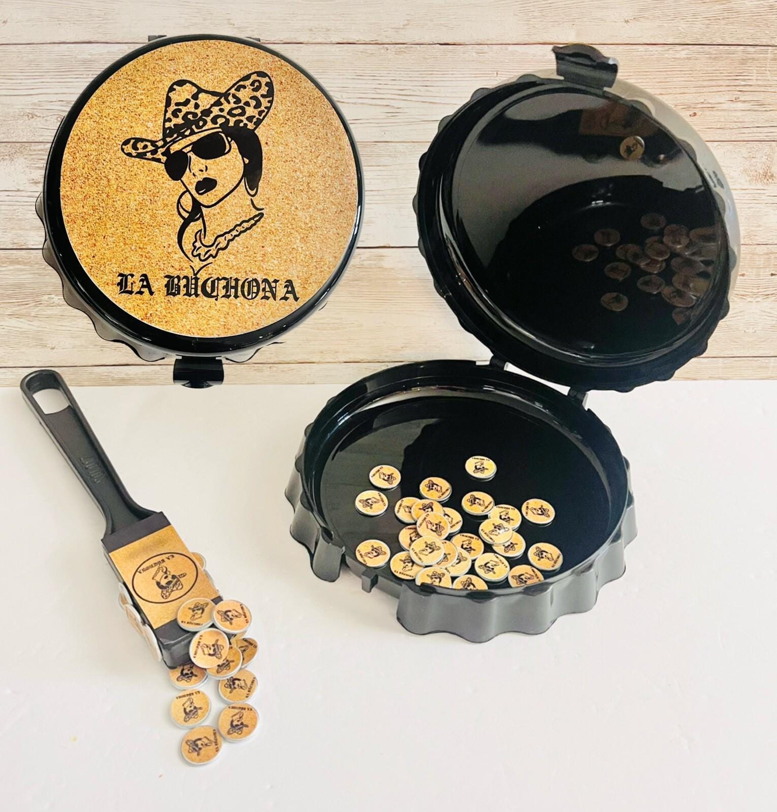 Fichero La Buchona Para Monedas/Fichas Con Pala Magnetica Y 50 Fichas by Chica Mexico