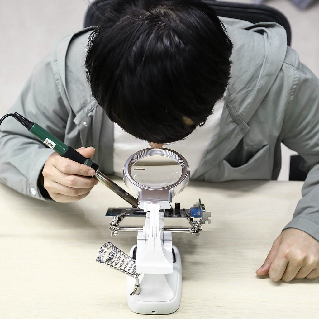 LED Lights Helping Hands Magnifying Glass by DailySale