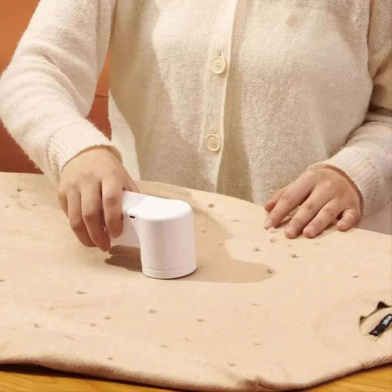 Lint Remover and Fabric Defuzzer by DailySale