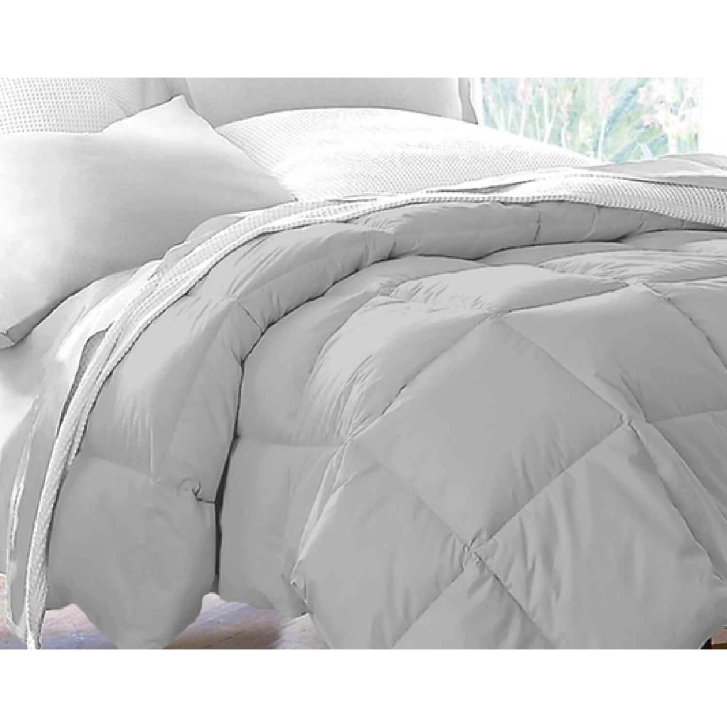 Hotel Grand All Seasons Down Alternative Comforter - Assorted Colors and Sizes by DailySale