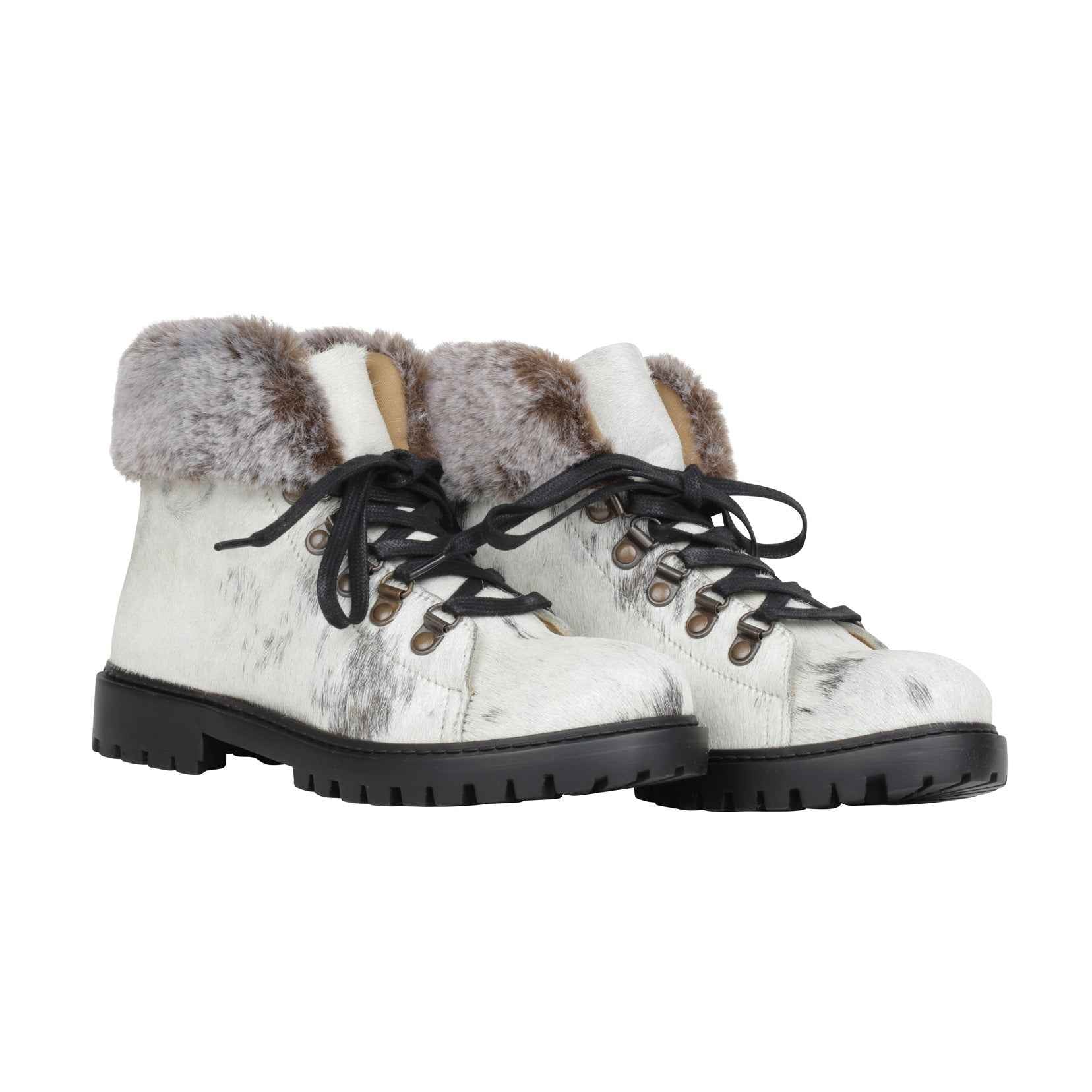 Turbulent Boots