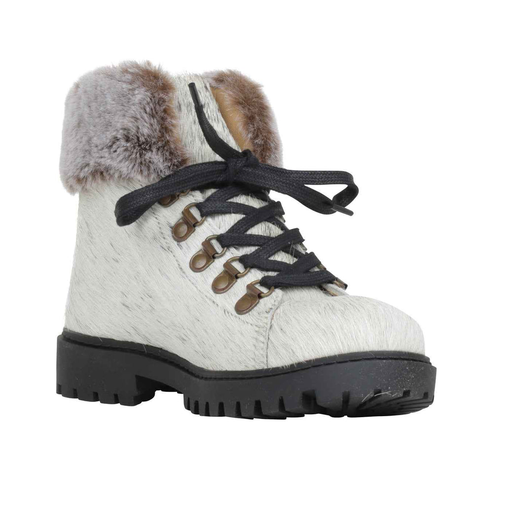 Turbulent Boots