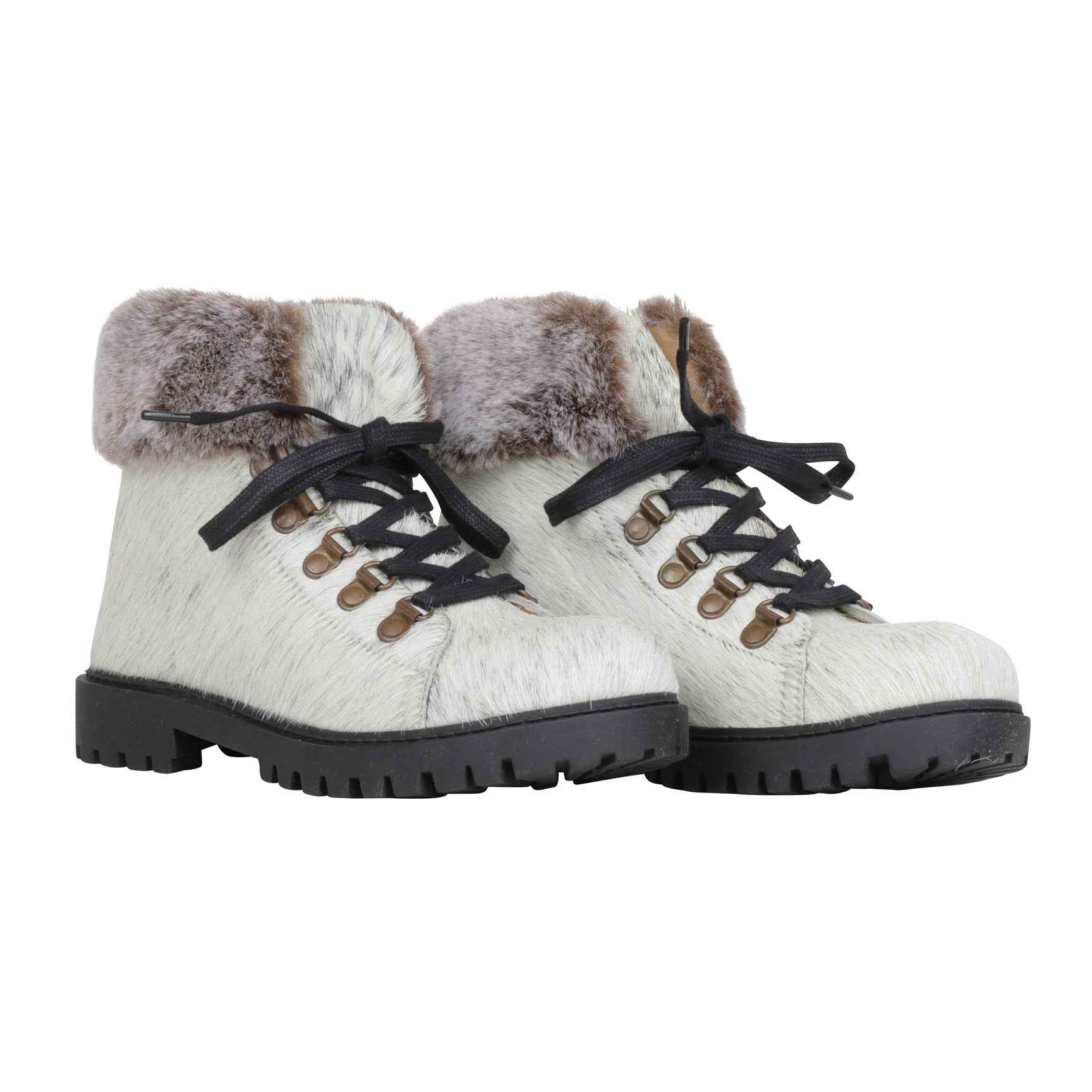 Turbulent Boots