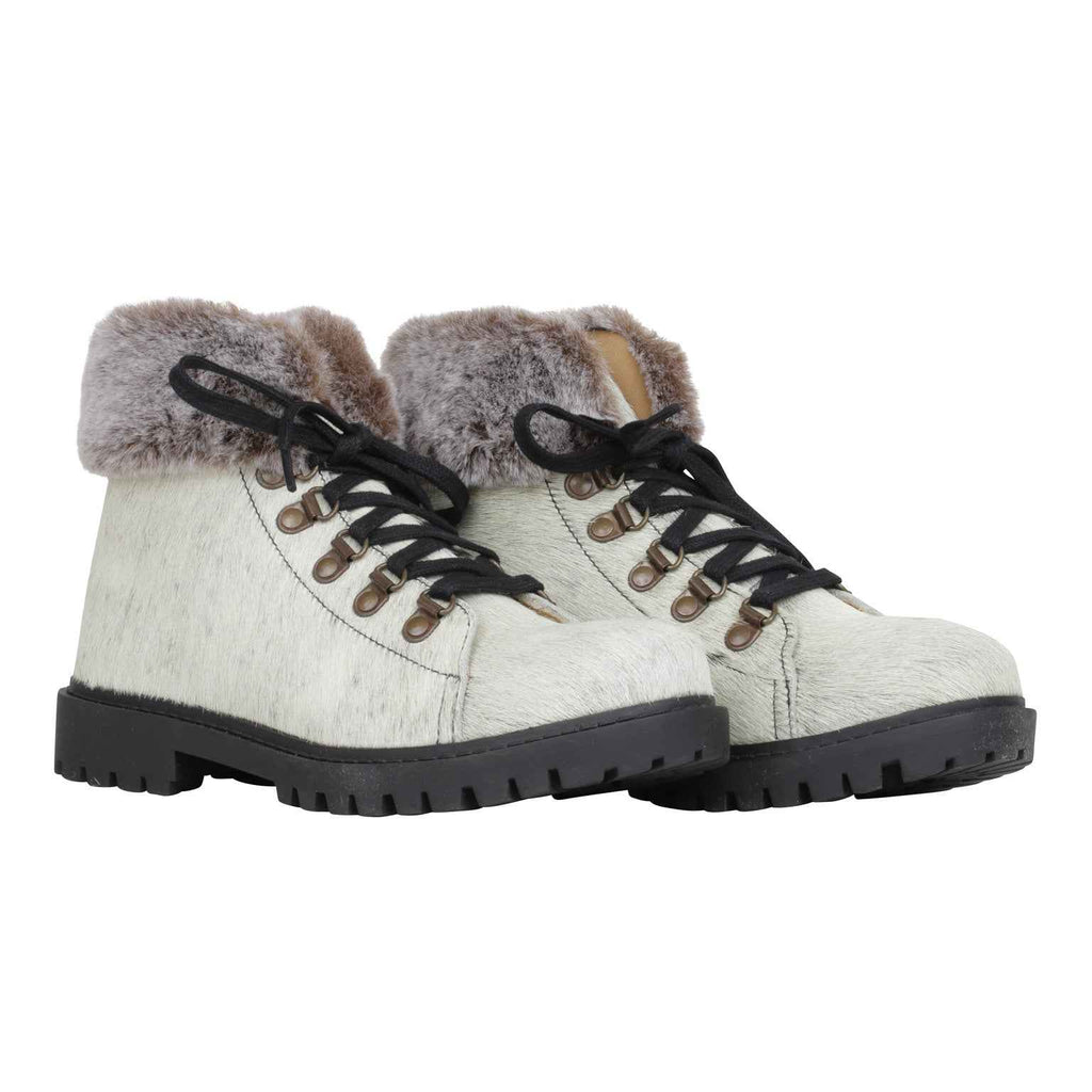 Turbulent Boots
