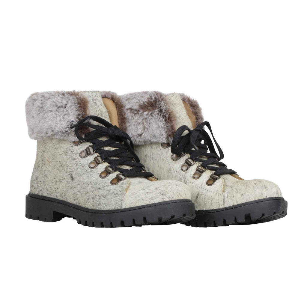 Turbulent Boots