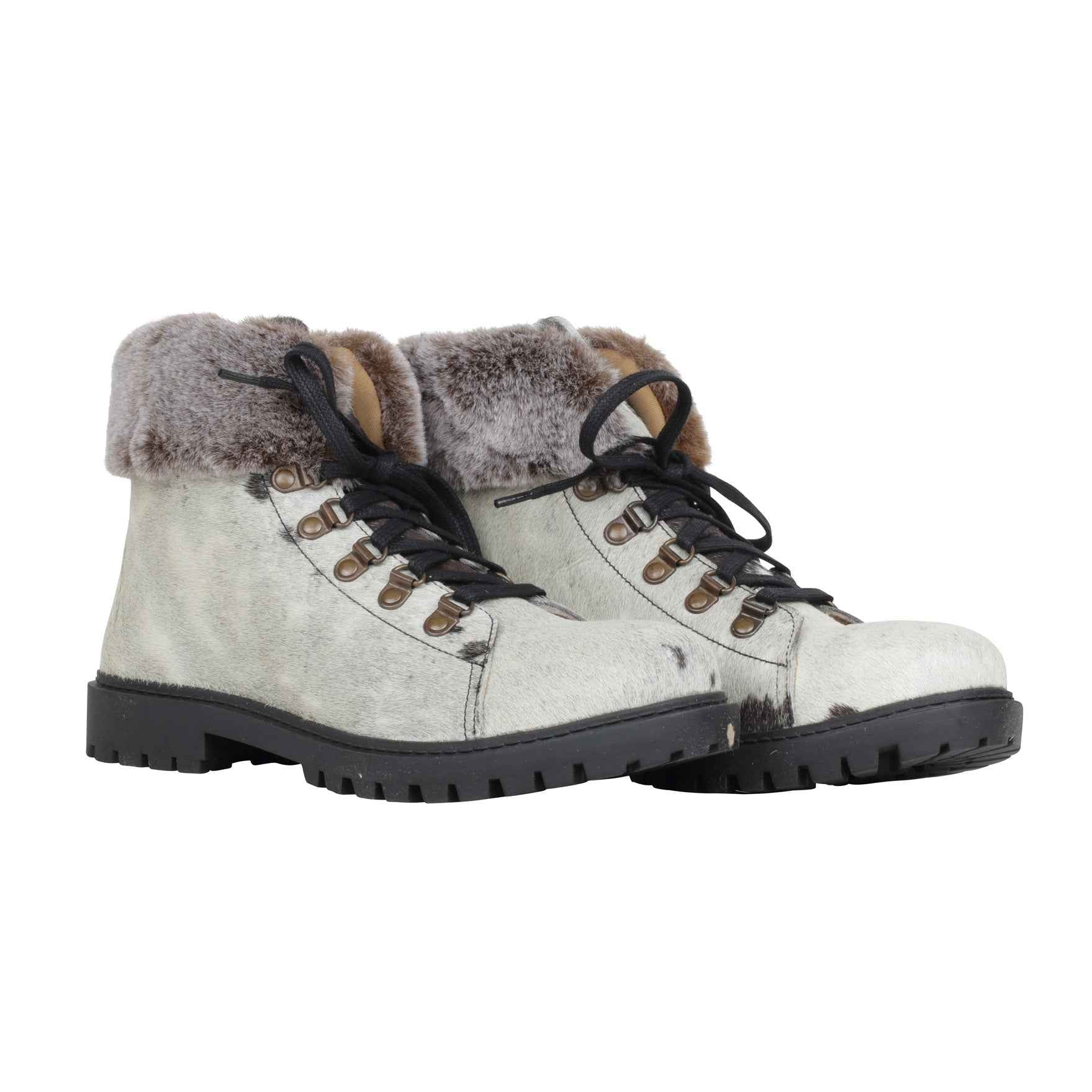 Turbulent Boots