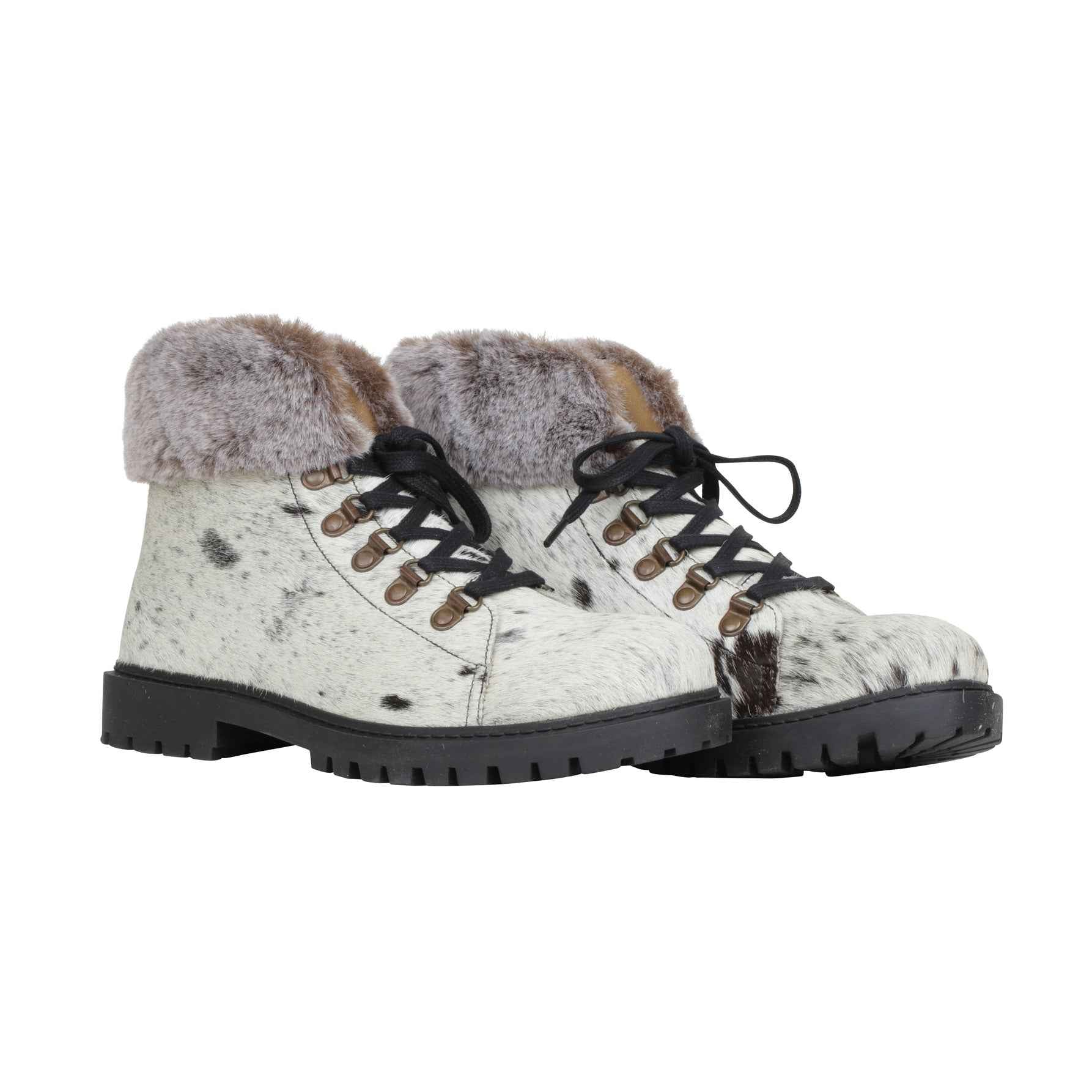 Turbulent Boots
