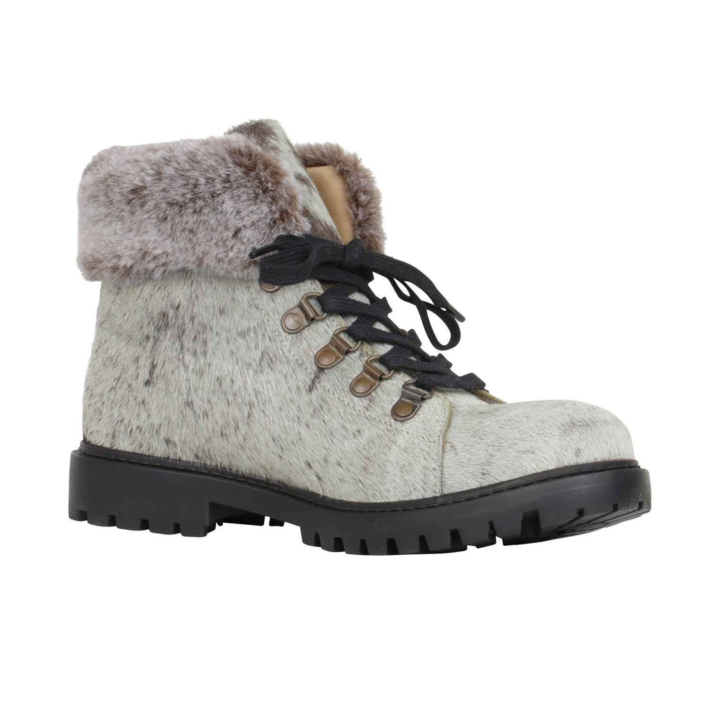 Turbulent Boots
