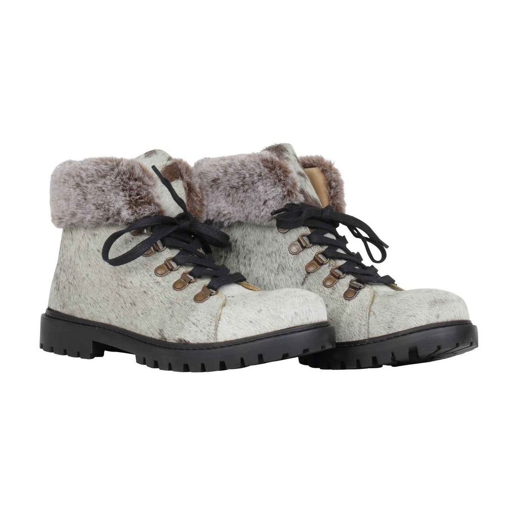 Turbulent Boots